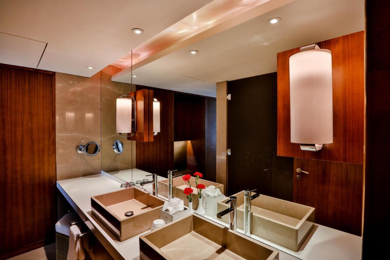 Crowne Plaza Chennai Adyar Park Otel Dış mekan fotoğraf Bathroom