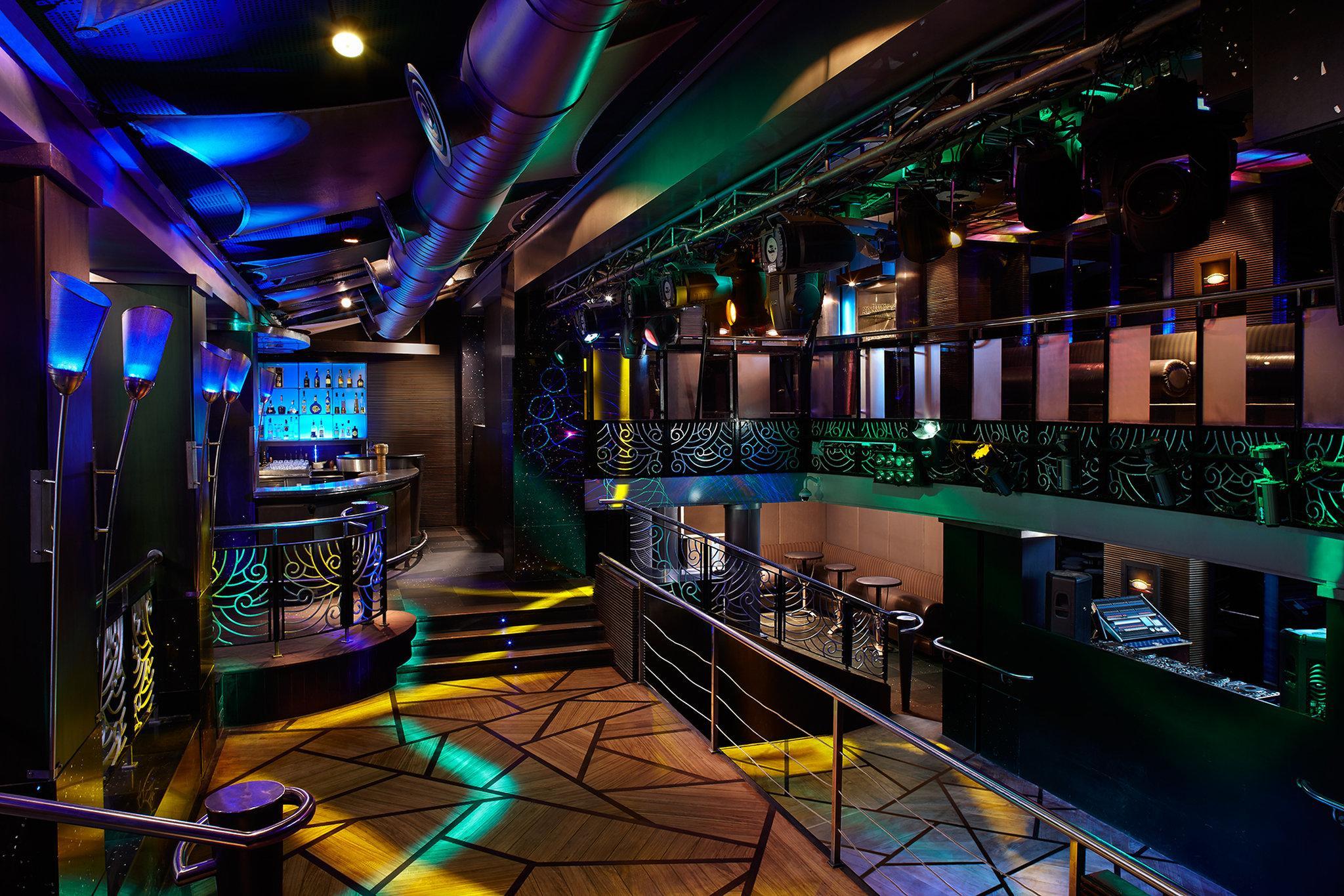 Crowne Plaza Chennai Adyar Park Otel Dış mekan fotoğraf The interior of the nightclub