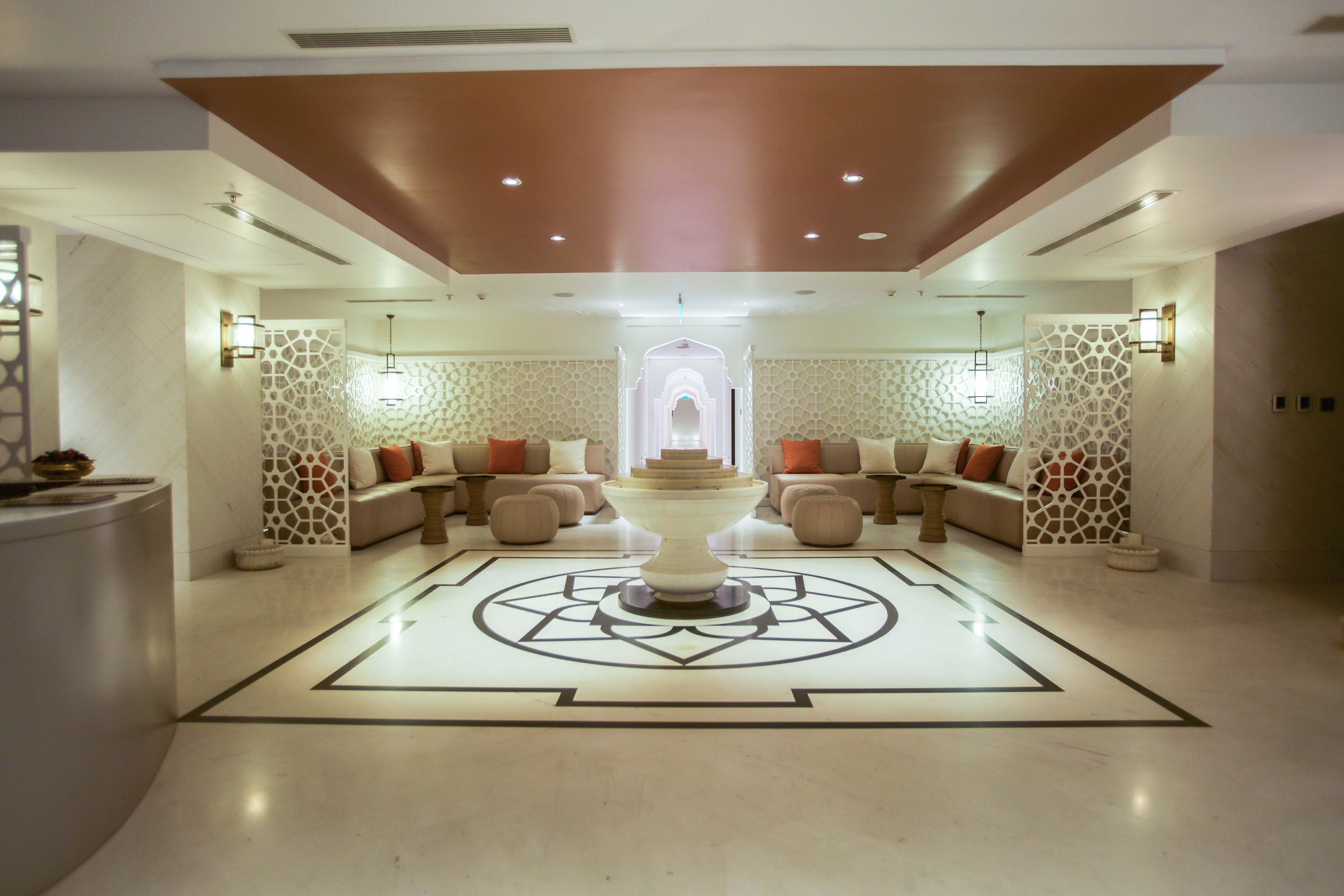 Crowne Plaza Chennai Adyar Park Otel Dış mekan fotoğraf The spa at the Taj Mahal Palace, Mumbai