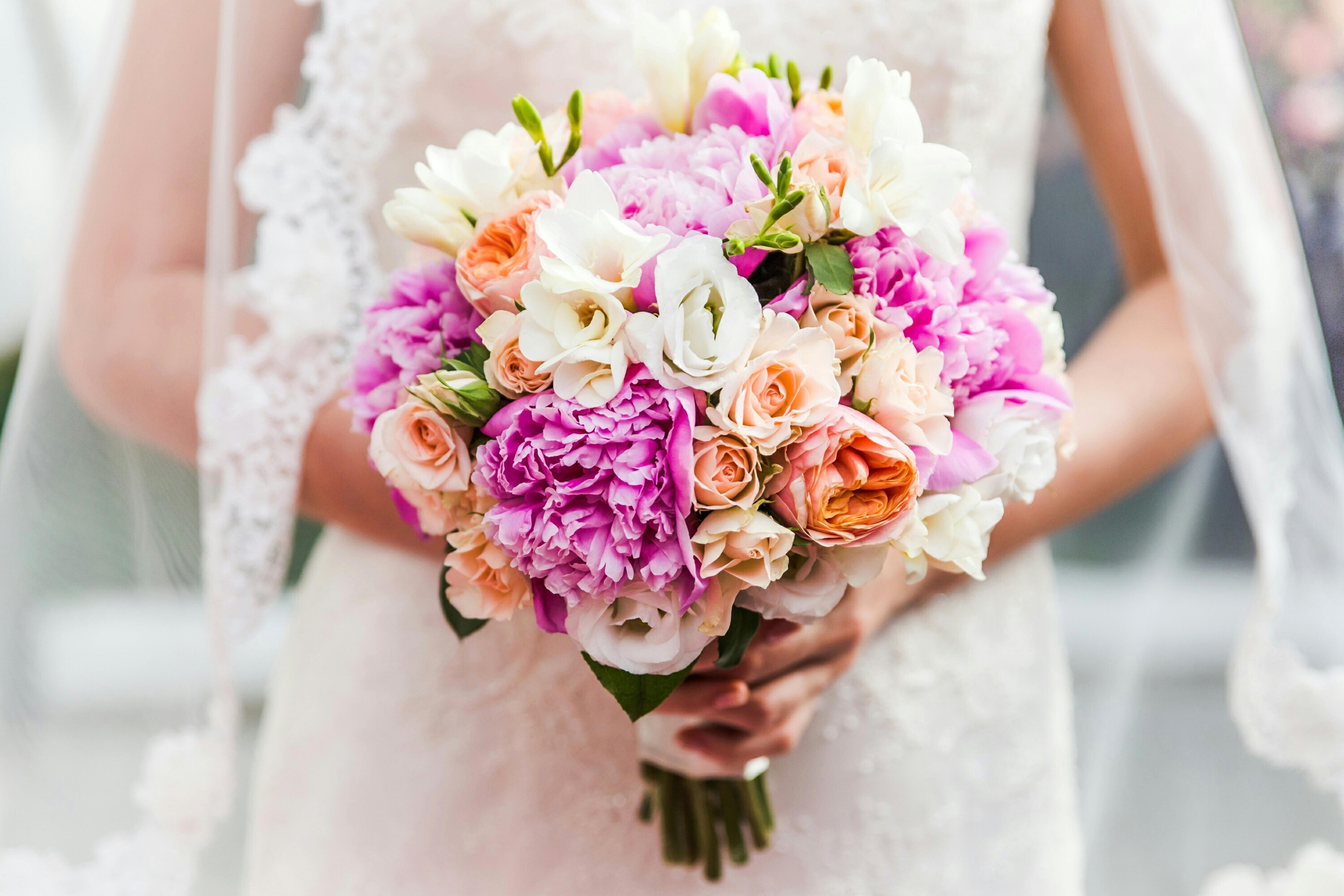 Crowne Plaza Chennai Adyar Park Otel Dış mekan fotoğraf A bridal bouquet