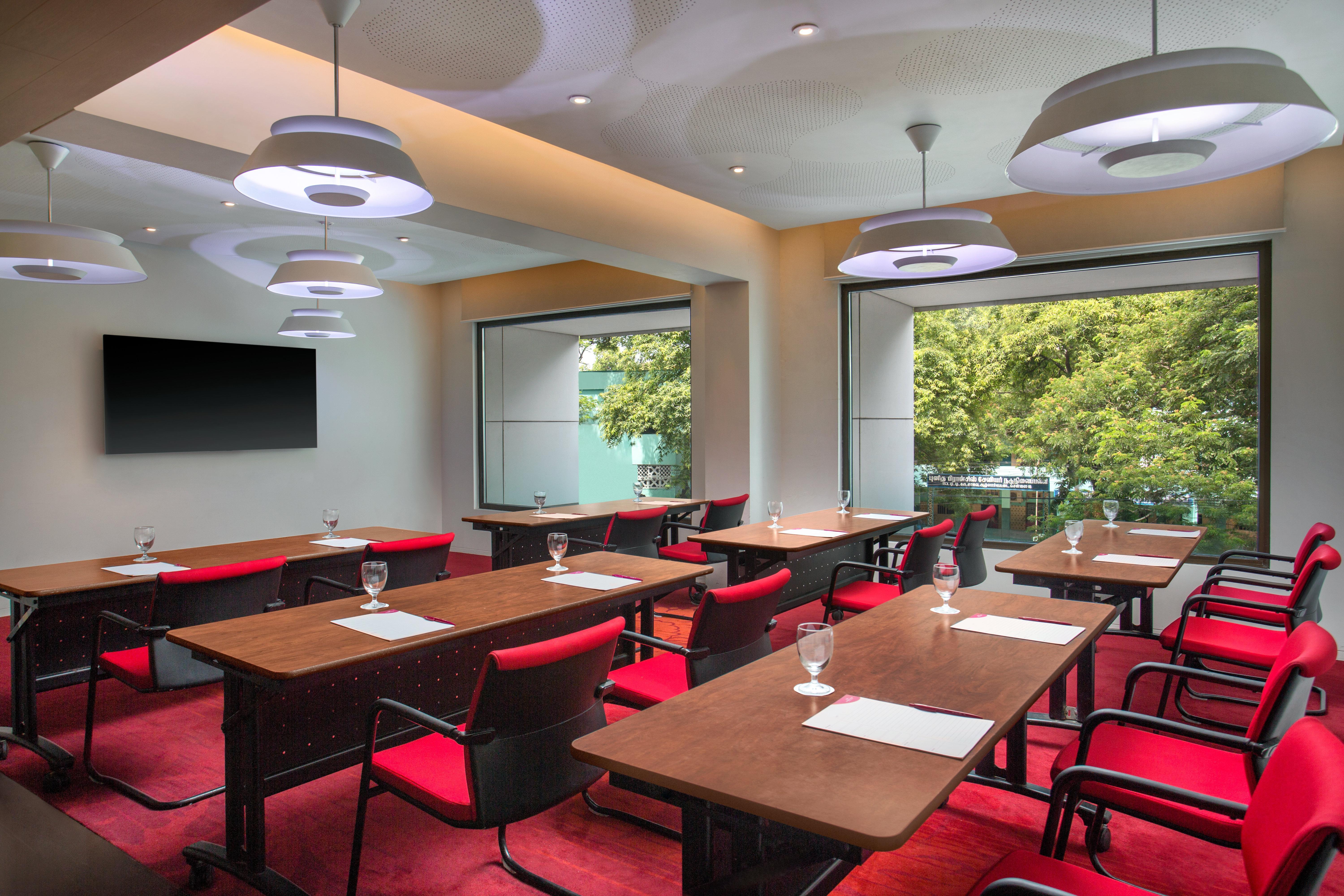 Crowne Plaza Chennai Adyar Park Otel Dış mekan fotoğraf Meeting room