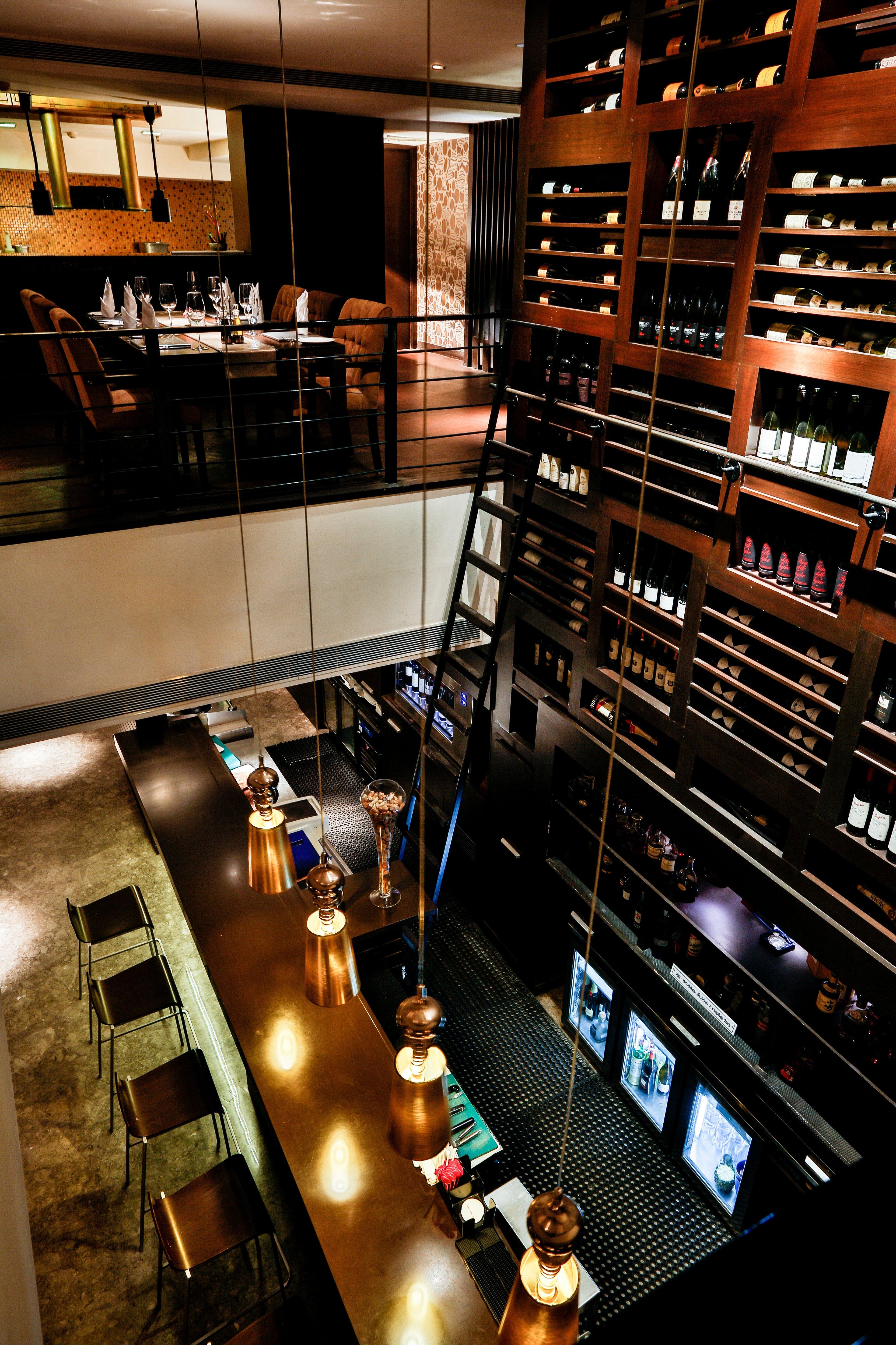 Crowne Plaza Chennai Adyar Park Otel Dış mekan fotoğraf Wine bar in Hong Kong
