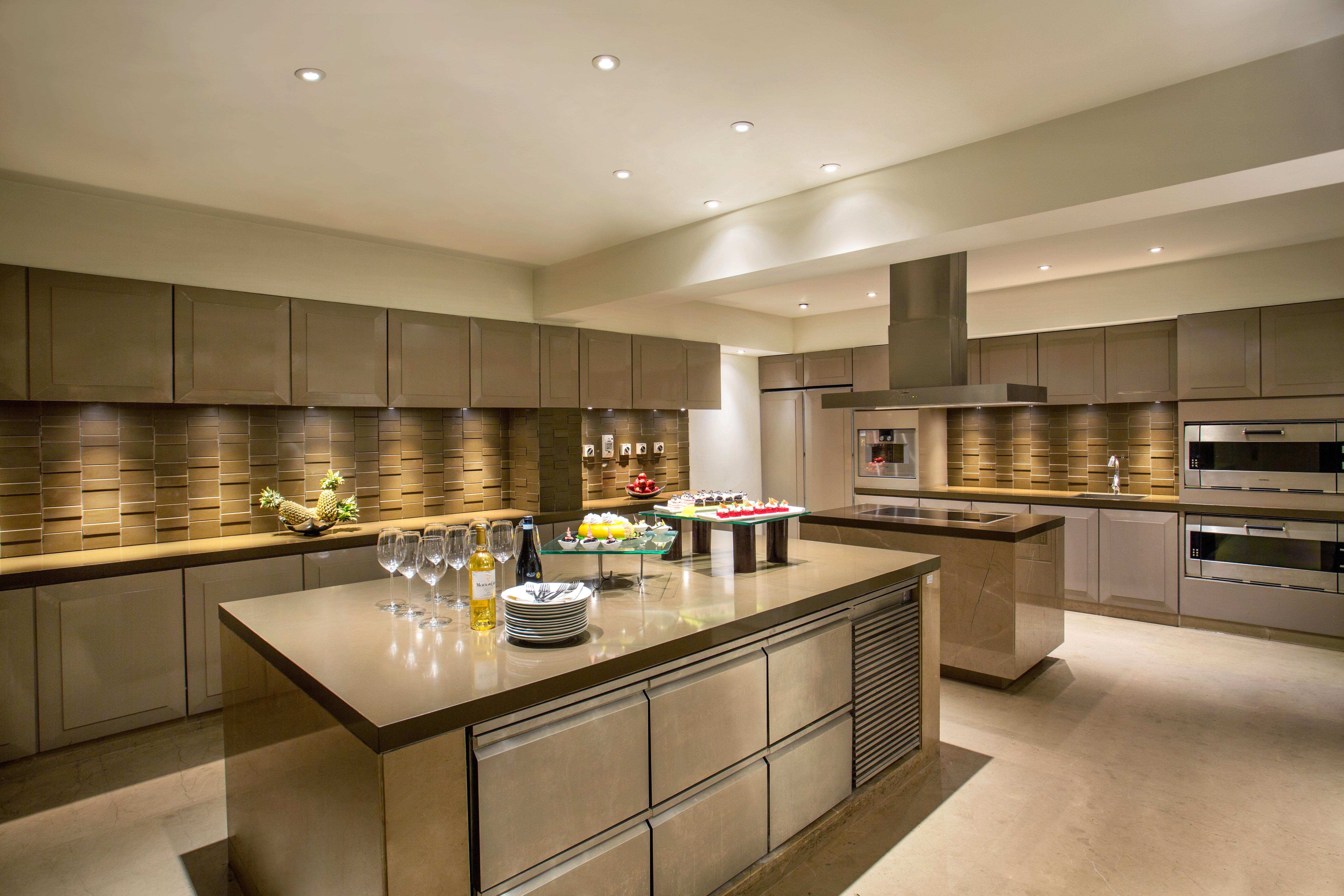 Crowne Plaza Chennai Adyar Park Otel Dış mekan fotoğraf A kitchen