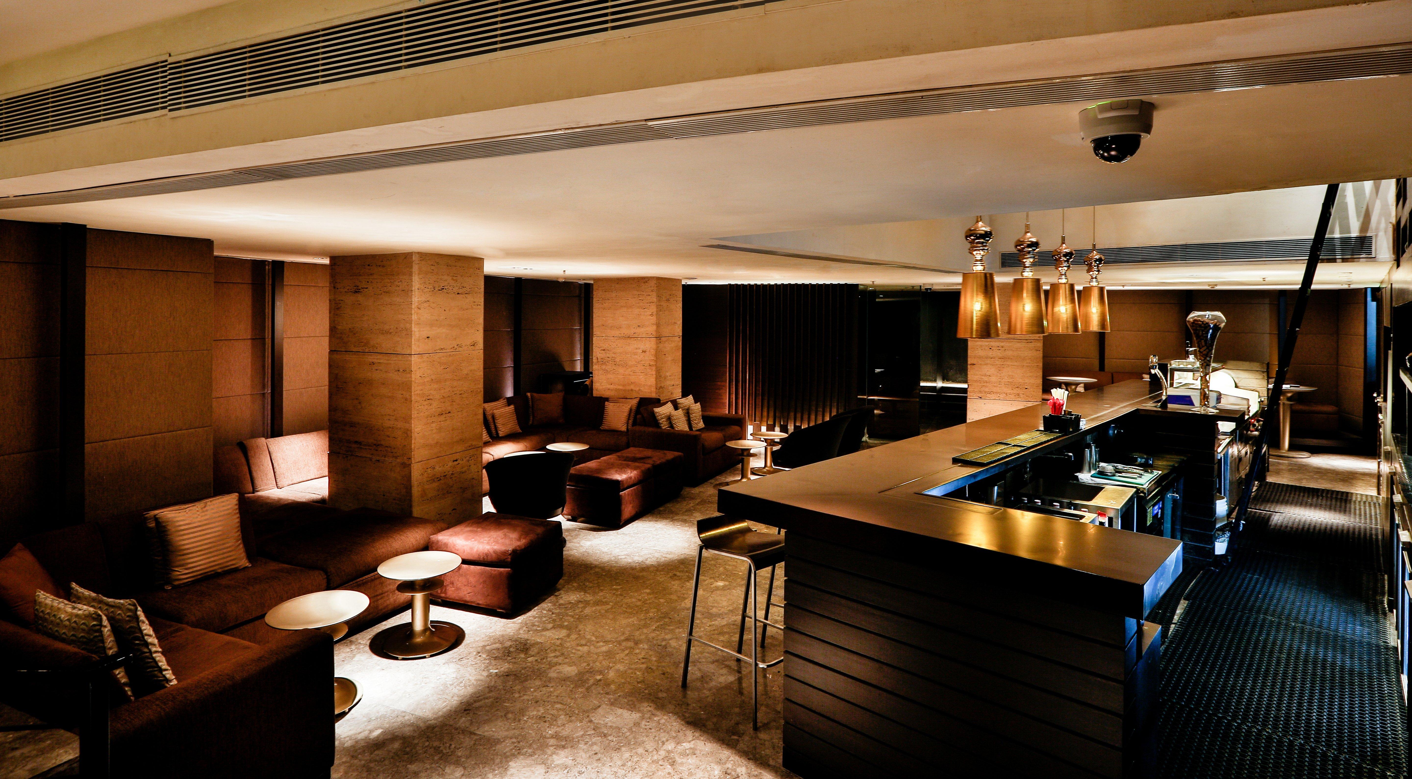 Crowne Plaza Chennai Adyar Park Otel Dış mekan fotoğraf The bar at the 101 bar