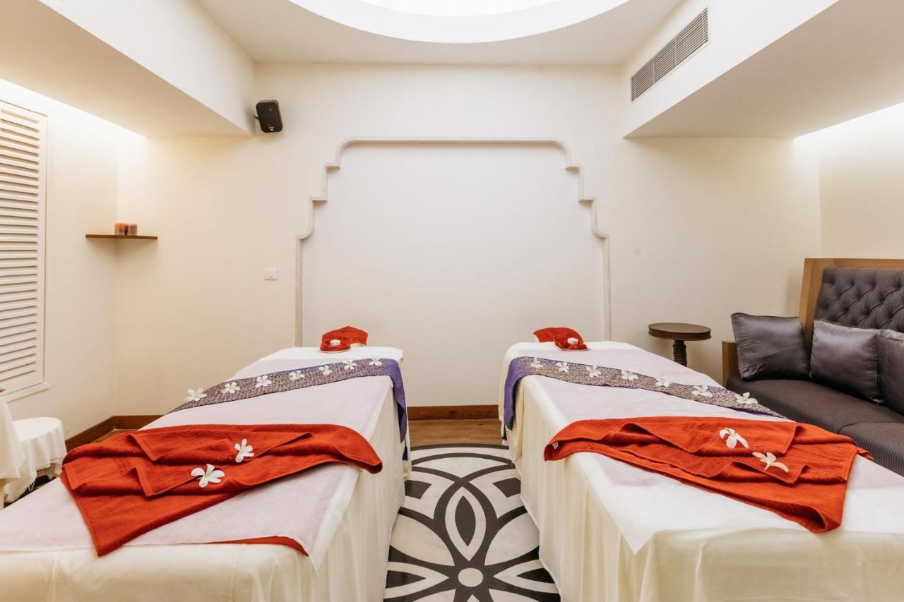 Crowne Plaza Chennai Adyar Park Otel Dış mekan fotoğraf Spa at the Taj Mahal Palace, Mumbai